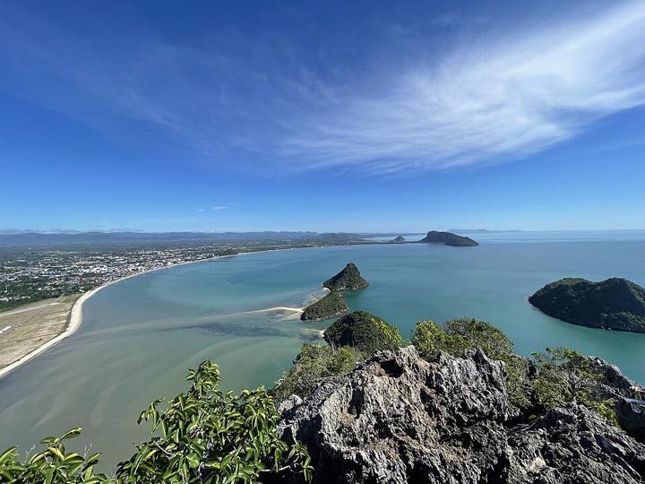 Khao Lom Muak summit